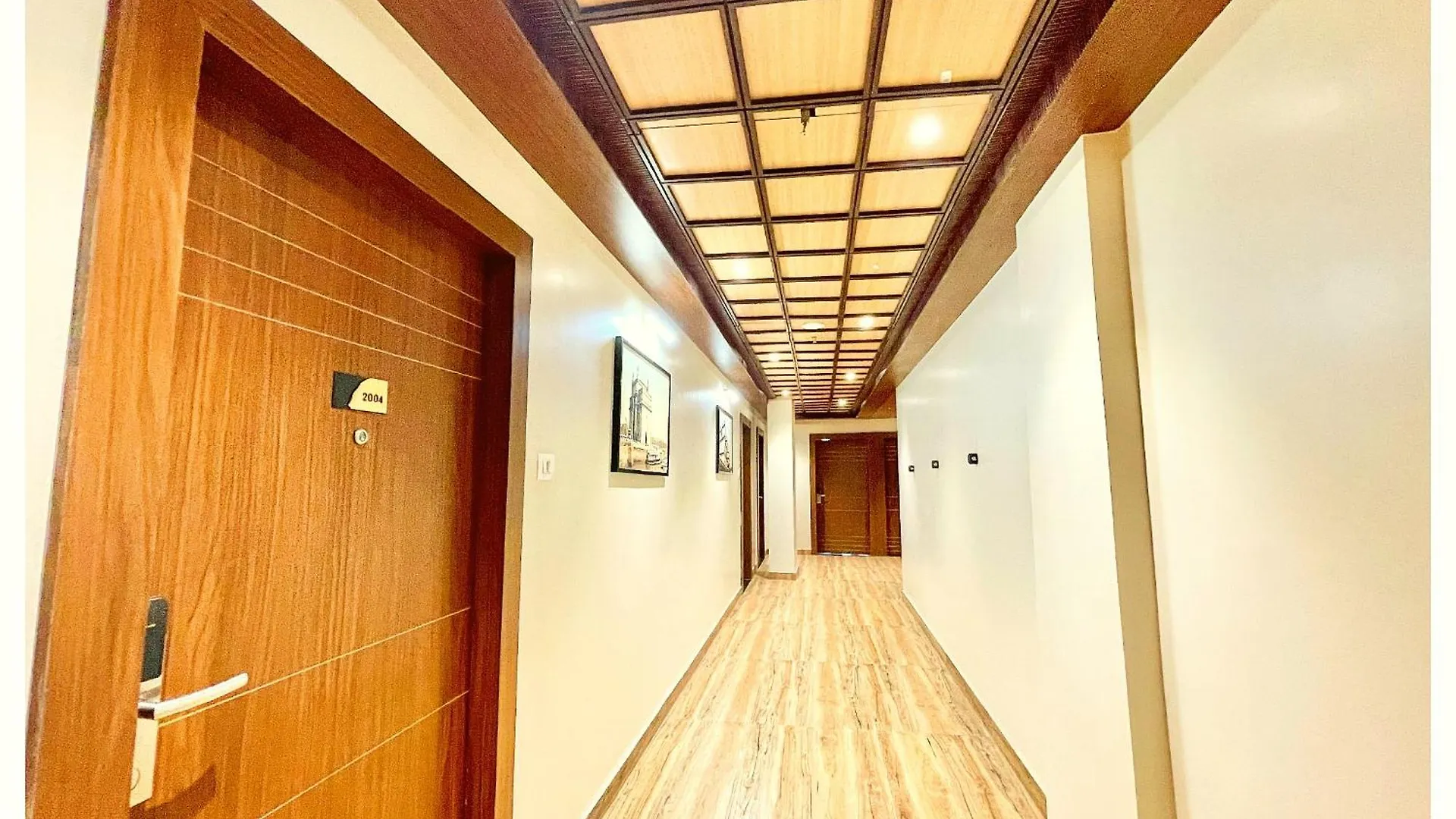 Hotel The Bomby Palace Near Kashi Vishwanath Temple - A Top Rated Hotel In Benares