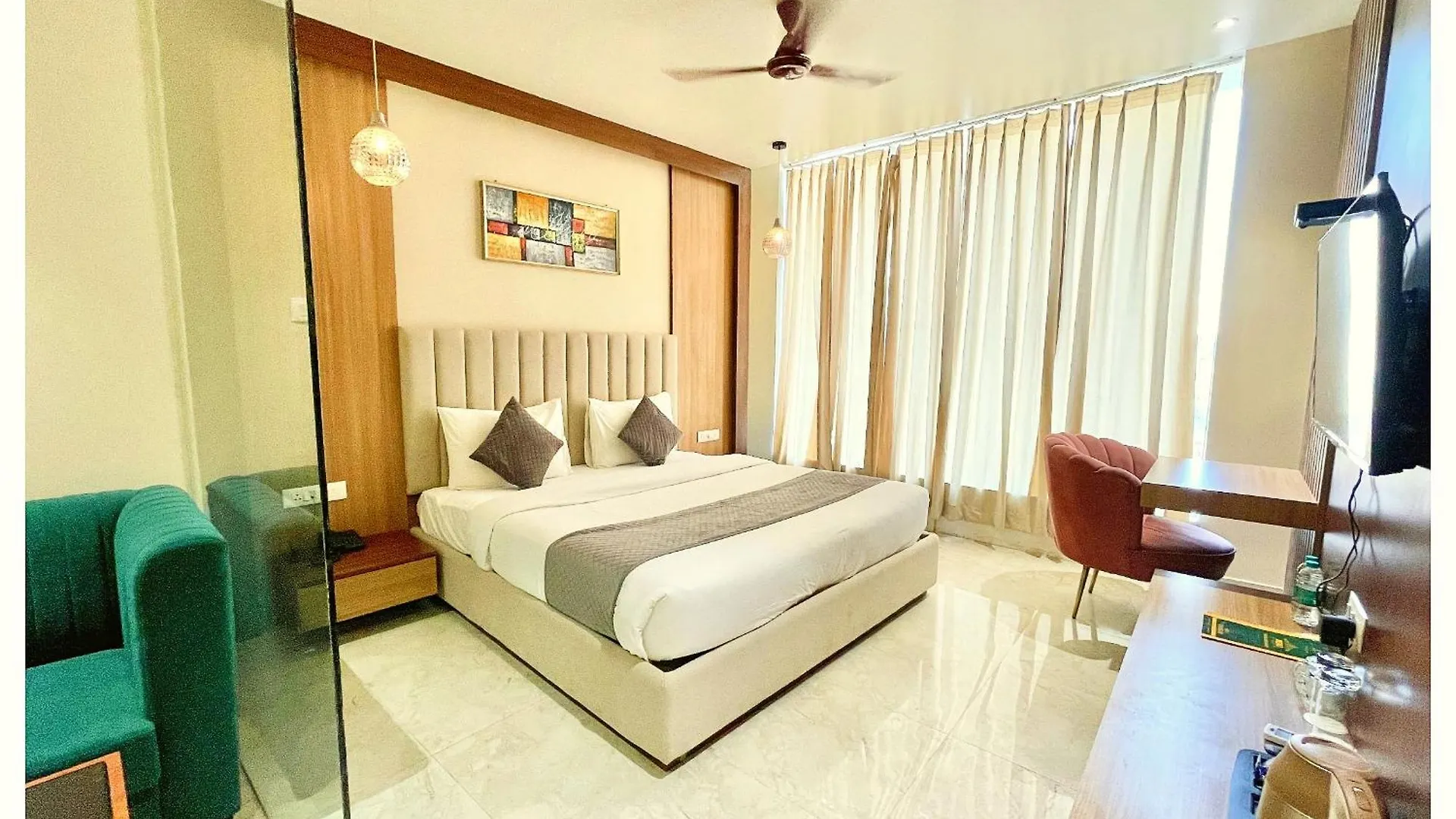 Hotel The Bomby Palace Near Kashi Vishwanath Temple - A Top Rated Hotel In Benares